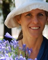 Saskia Schelling is a specialist in ecosystem regeneration and permaculture